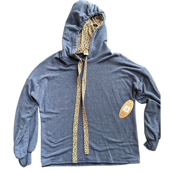 7th Ray Tops - NWT 7th Ray soft hoodie‎ - size M blue and cheetah print